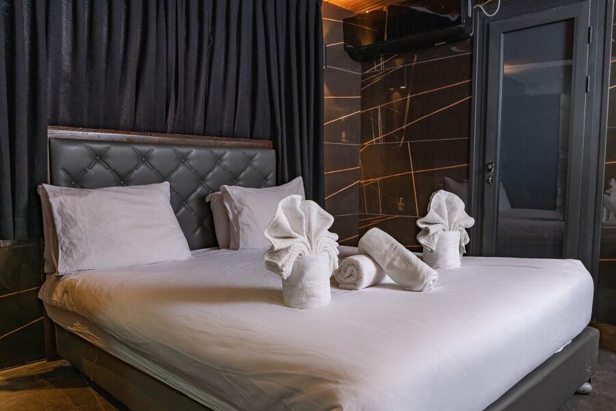 סוויטת בריכה פרטית לזוגות - לאגו סוויט ירושלים - אירוח שעתי מפנק - צימרים VIP 107820