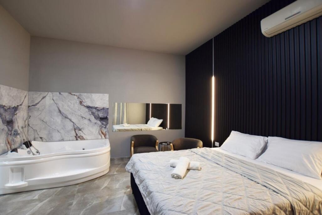 סוויטה 7 - תיק תק רומס - לאירוח זוגות בהרצליה 108987