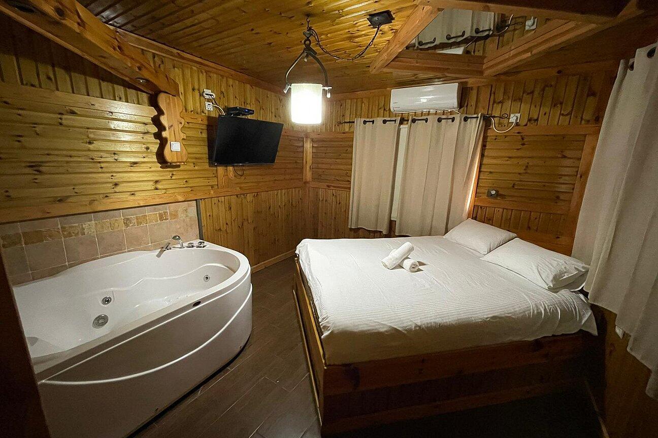 הסוויטה הקסומה - הבקתות של סיוון - אירוח שעתי מפנק בגליל 41323