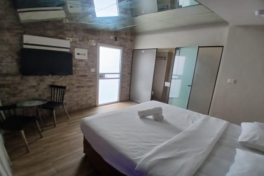 יחידות אירוח - כפר הים נתניה - אירוח שעתי אינטימי בסוויטות 155414