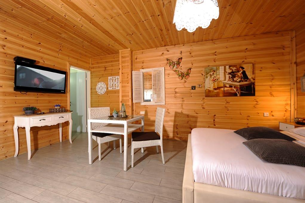 הבקתות - חוויה באופוריה - מתחם חדרים לפי שעה בשזור 16386