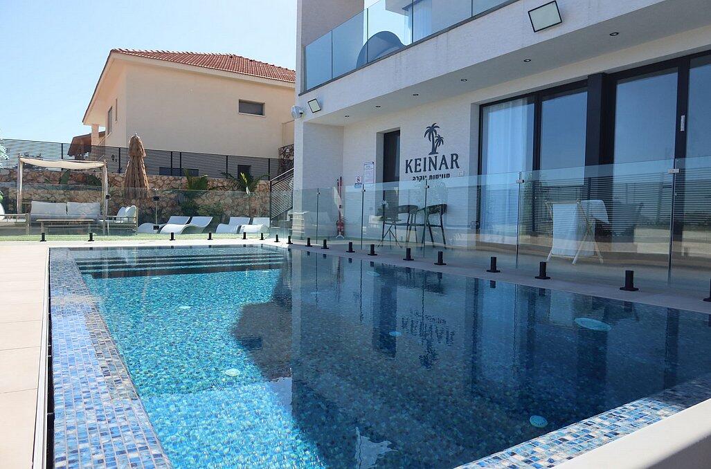 המתחם החיצוני - יוקרה בצפון - שבירת שגרה בסוויטות דיסקרטיות 94276