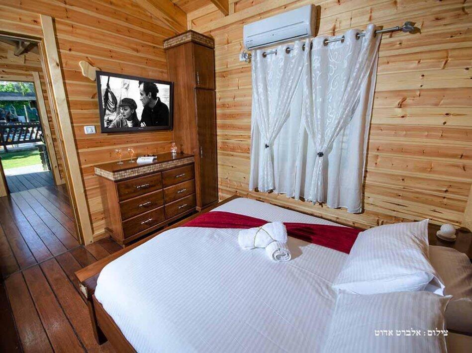 הסוויטה הקסומה - הבקתות של סיוון - אירוח שעתי מפנק בגליל 17186