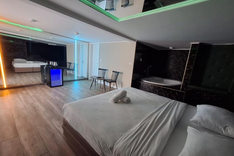 יחידות אירוח עם ג'קוזי - כפר הים נתניה - אירוח שעתי אינטימי בסוויטות 155631