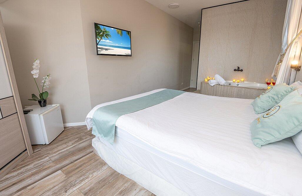 דירת אירוח זוגית עם גקוזי פנימי ומרפסת - סוויטות תל אביב ריזורט - חדרי אירוח פרטיים במרכז העיר 147728