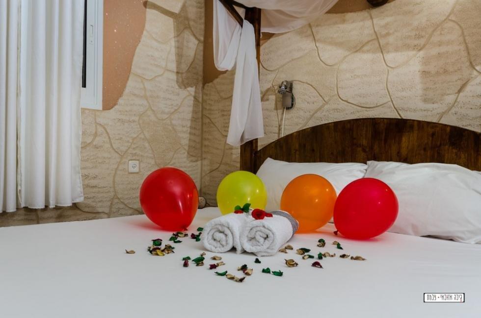 הצימרים במתחם - אור ירח יבנאל - 5 בקתות עץ ביבנאל - צימרים VIP 20810