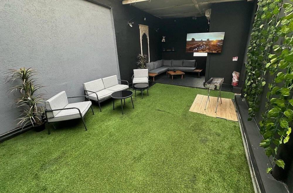 מתחם הבריכה והג'קוזי - וילה 117 - אירוח מפנק לזוגות בתל אביב 122098