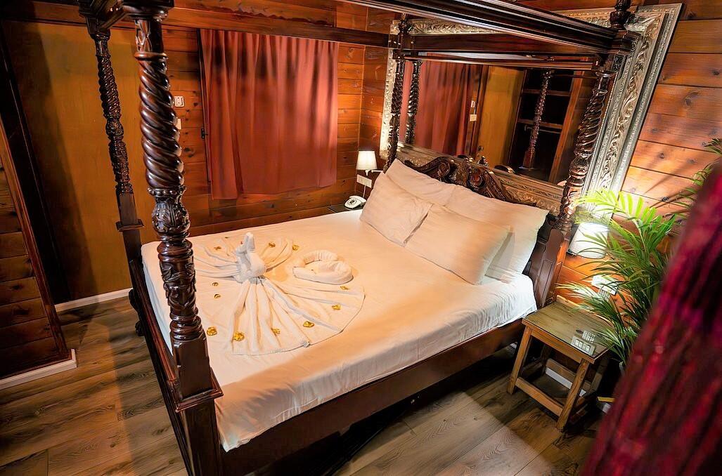 צימרים עם ג'קוזי פרטי - נווה בר - מלון בוטיק בכפר - 5 בקתות עץ ו 5 סוויטות בנווה מבטח - צימרים VIP 89127