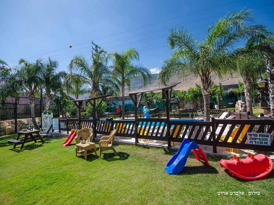 המתחם החיצוני - הבקתות של סיוון - אירוח שעתי מפנק בגליל 17173