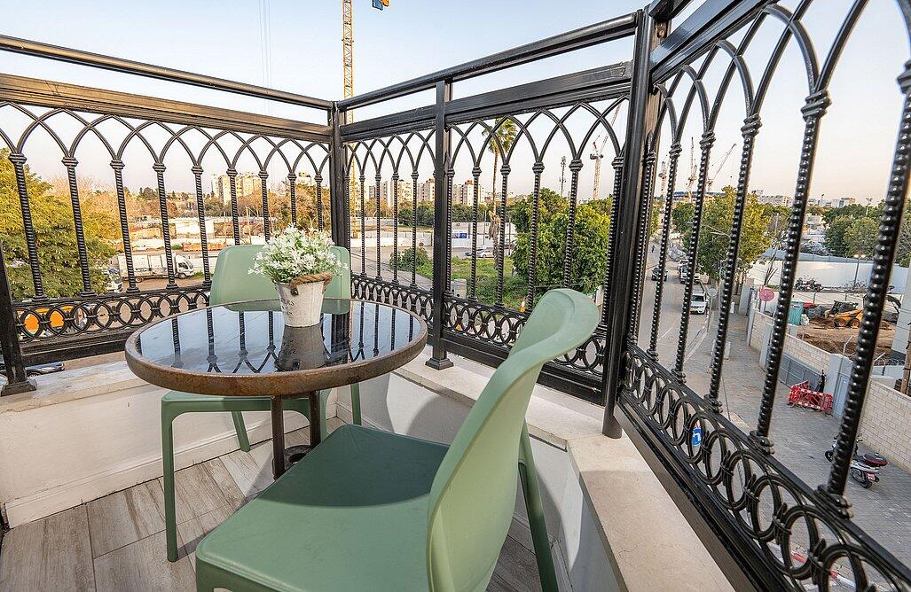 דירת אירוח זוגית עם גקוזי פנימי ומרפסת - סוויטות תל אביב ריזורט - חדרי אירוח פרטיים במרכז העיר 147730