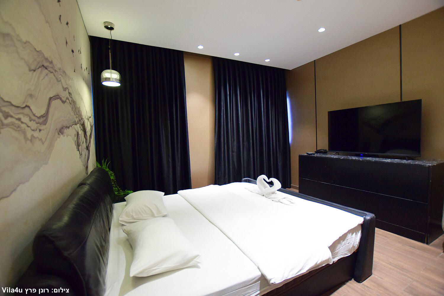 סוויטת רויאל עם ג'קוזי - Royal Hotel - סוויטות מפנקות להשכרה לפי שעה במרכז 157047