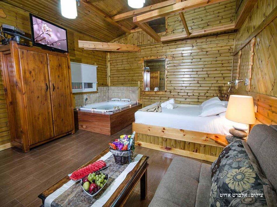 בקתת האוהבים - הבקתות של סיוון - אירוח שעתי מפנק בגליל 17215