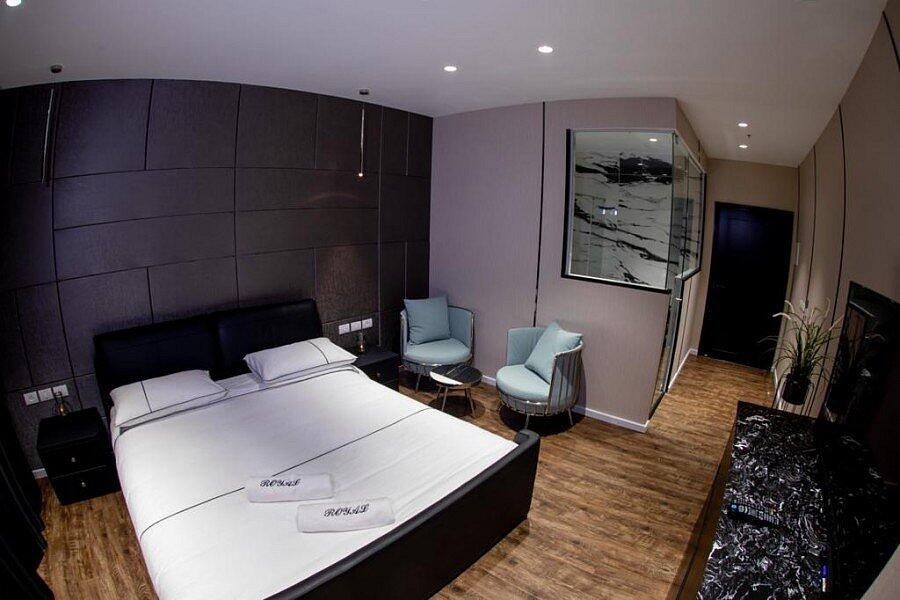 חדרי רויאל - ספא רויאל - חדרים דיסקרטיים לזוגות עם חניה פרטית 147914