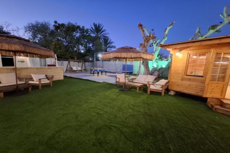 מתחם חיצוני בריכה וג'קוזי - כפר הים נתניה - אירוח שעתי אינטימי בסוויטות 155433