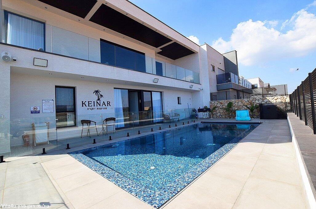 המתחם החיצוני - יוקרה בצפון - שבירת שגרה בסוויטות דיסקרטיות 94270