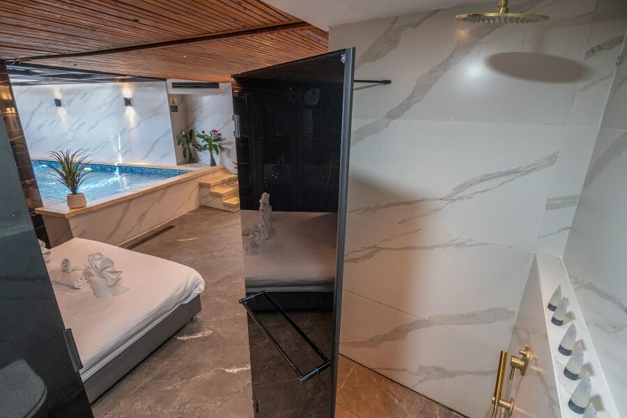 סוויטת בריכה פרטית לזוגות - לאגו סוויט ירושלים - אירוח שעתי מפנק - צימרים VIP 107816