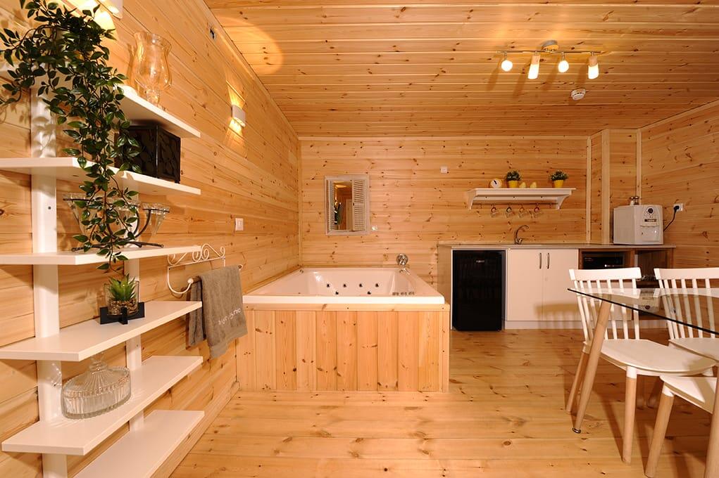 הסוויטות - חוויה באופוריה - מתחם חדרים לפי שעה בשזור 16409