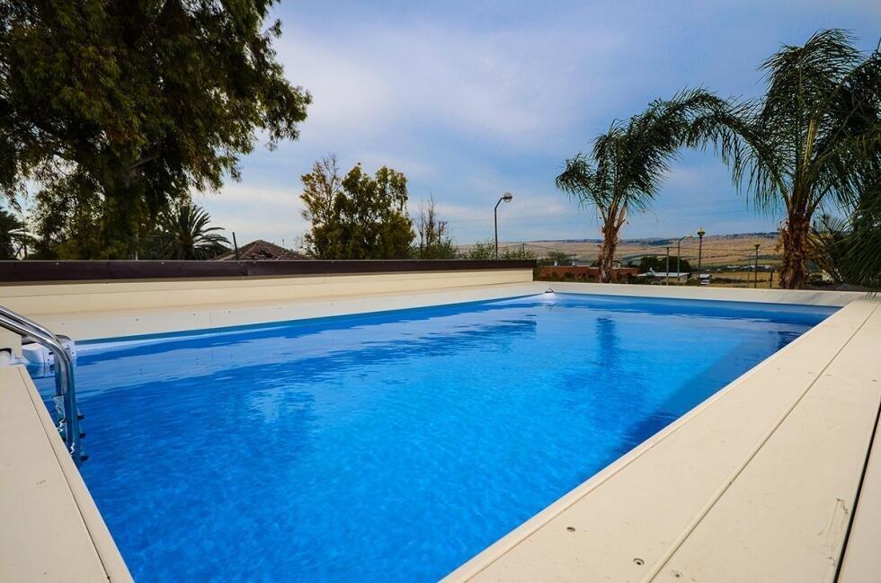 המתחם החיצוני - אהבה במושבה - מתחם צימרים דיסקרטיים מפנק במיוחד, 3 צימרים עם ג'קוזי רומנטי, מיטה זוגית ועוד... 69973