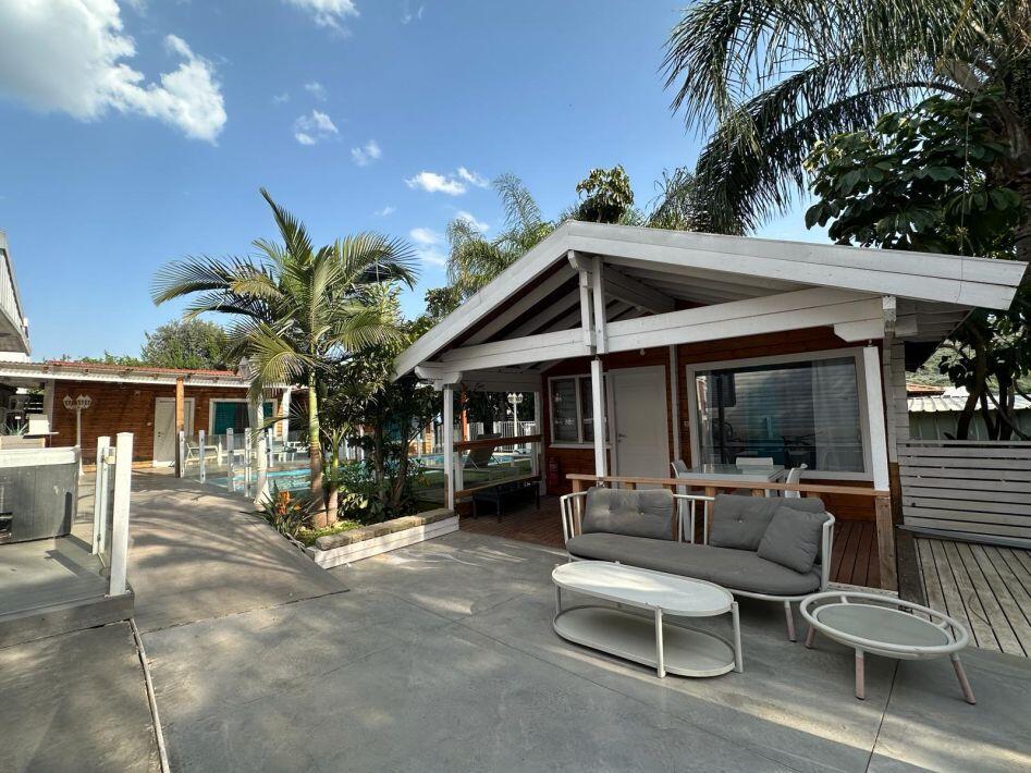 גלריה חיצונית - טרופי צימר ספא - 5 בקתות עץ בשזור - צימרים VIP 113515