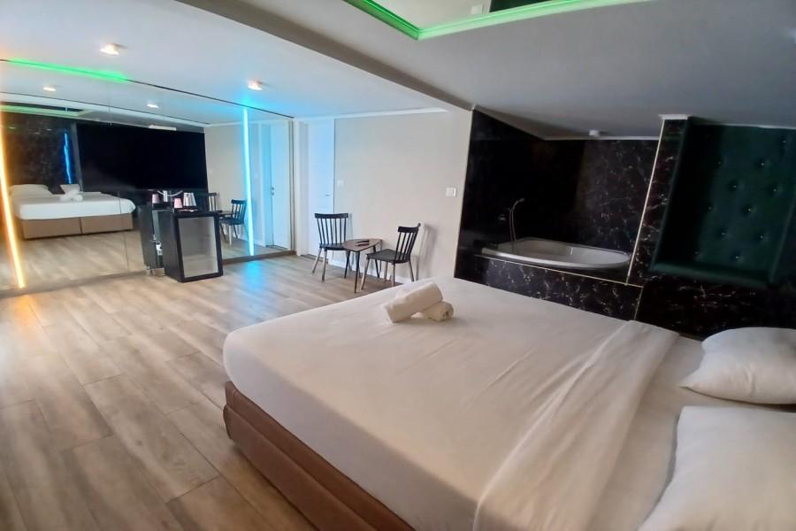 יחידות אירוח עם ג'קוזי - כפר הים נתניה - אירוח שעתי אינטימי בסוויטות 155629