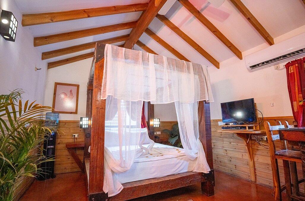 צימרים עם בריכה וג'קוזי פרטי - נווה בר - מלון בוטיק בכפר - 5 בקתות עץ ו 5 סוויטות בנווה מבטח - צימרים VIP 89132