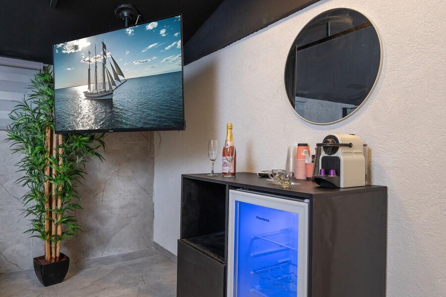 סוויטת בלאק רום 203 - לאגו סוויט ירושלים - אירוח שעתי מפנק - צימרים VIP 107842