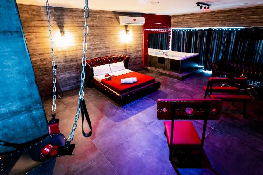 49 גוונים של אדום - סיטי ספא חדרים מפקים לאירוח  - zimmervip 106334