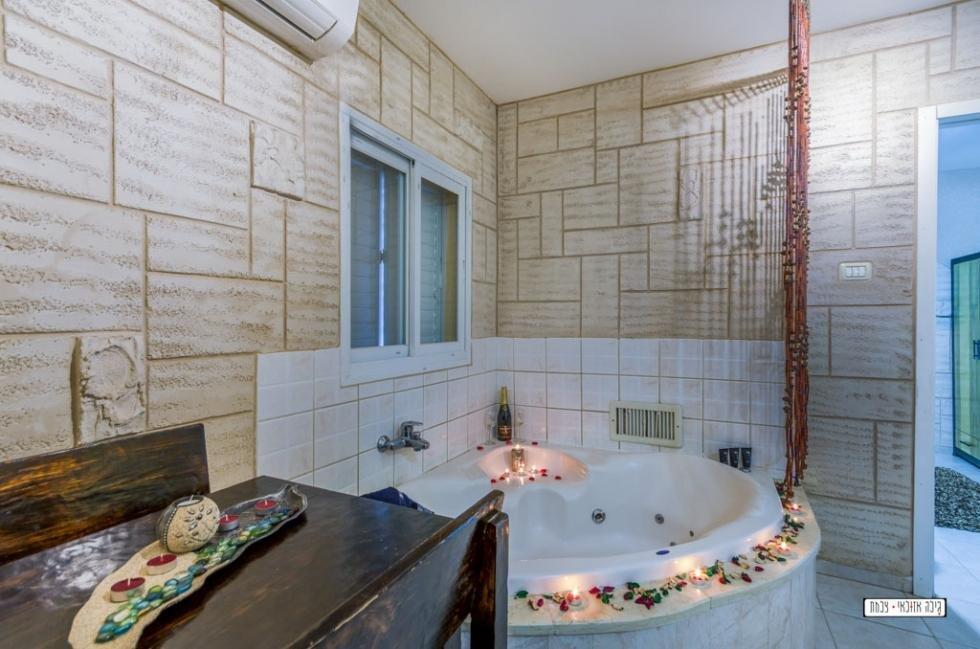 הצימרים במתחם - אור ירח יבנאל - 5 בקתות עץ ביבנאל - צימרים VIP 20803