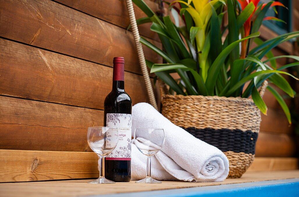 צימרים עם בריכה וג'קוזי פרטי - נווה בר - מלון בוטיק בכפר - 5 בקתות עץ ו 5 סוויטות בנווה מבטח - צימרים VIP 89141