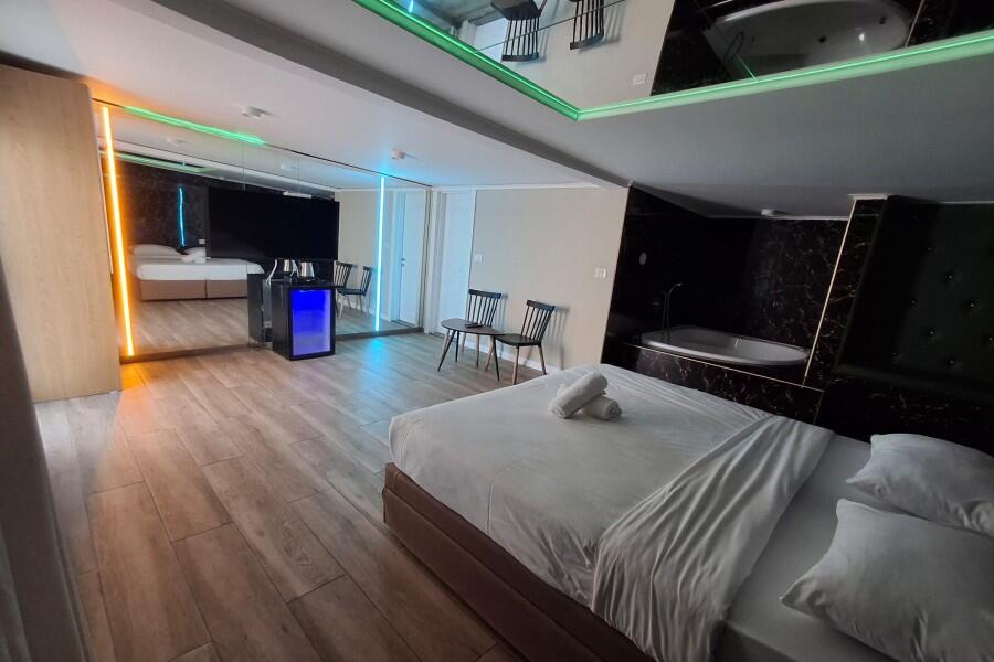 יחידות אירוח עם ג'קוזי - כפר הים נתניה - אירוח שעתי אינטימי בסוויטות 155421