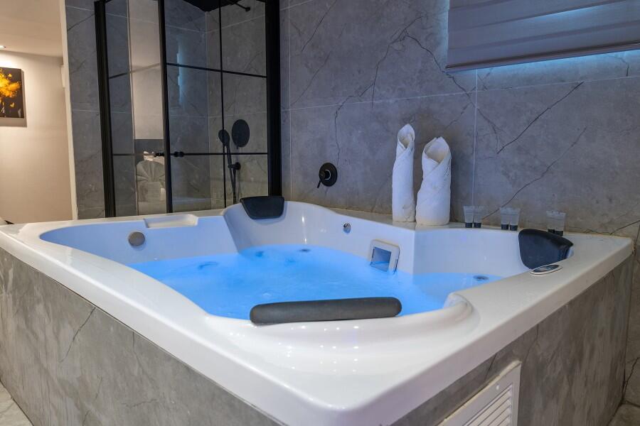 סוויטת בלאק רום 203 - לאגו סוויט ירושלים - אירוח שעתי מפנק - צימרים VIP 107830