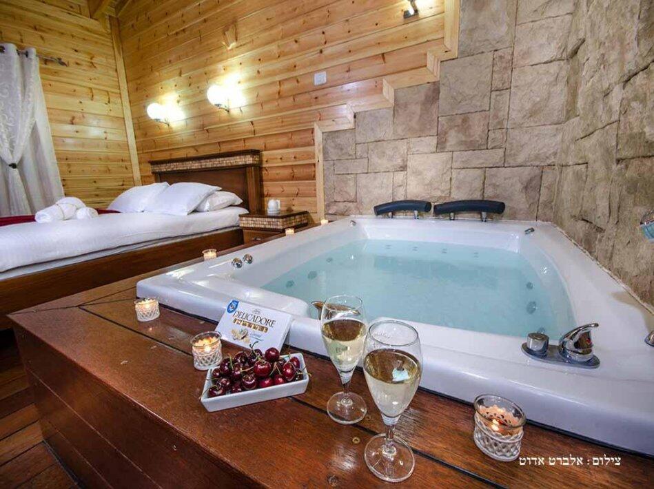 הסוויטה הקסומה - הבקתות של סיוון - אירוח שעתי מפנק בגליל 17190