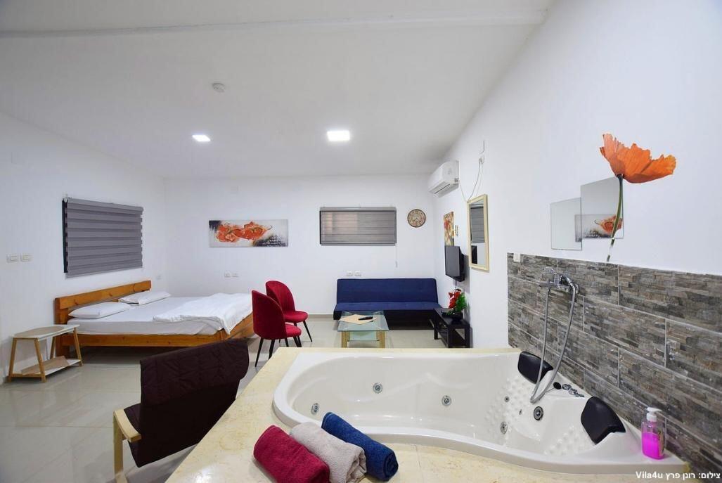 גלרית פנים - אחוזת הסתיו למרגלות הגלבוע מזמינה אותכם לנופש מפנק בצפון הארץ למשפחות וזוגות 117573