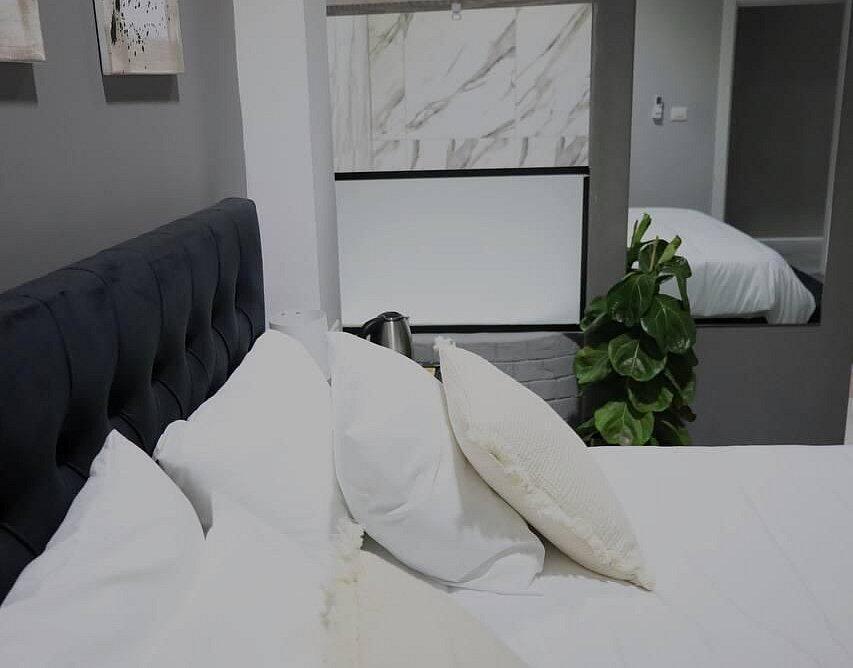 חדר סטנדרט - סוויטות הירקון 293 - מתחם פרטי ואינטימי להשכרה לפי שעה 143255