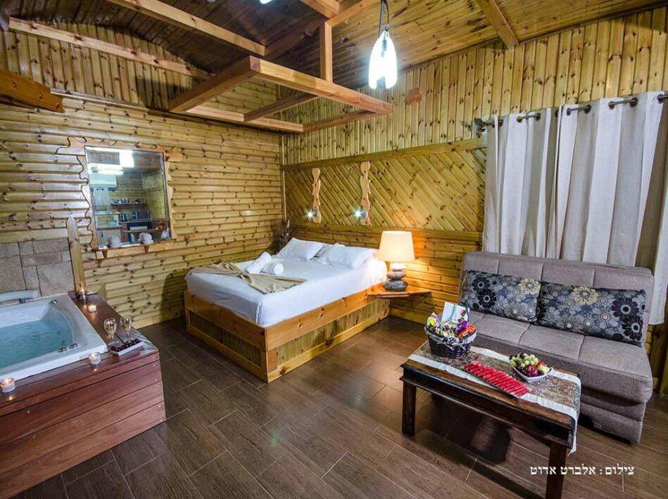 בקתת האוהבים - הבקתות של סיוון - אירוח שעתי מפנק בגליל 17211