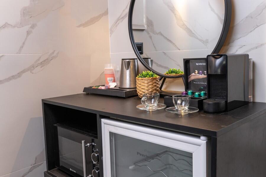 סוויטת בריכה פרטית לזוגות - לאגו סוויט ירושלים - אירוח שעתי מפנק - צימרים VIP 107814