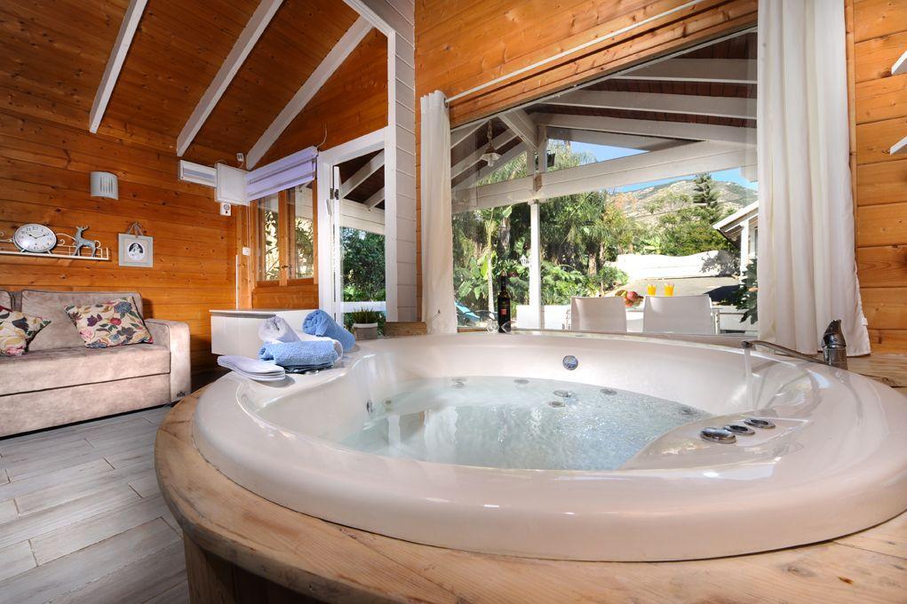 מתחם פנימי + טיפולי ספא - טרופי צימר ספא - 5 בקתות עץ בשזור - צימרים VIP 113498