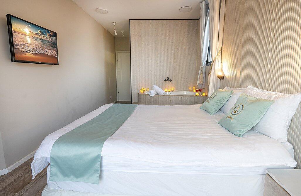 דירת אירוח זוגית עם גקוזי פנימי ומרפסת - סוויטות תל אביב ריזורט - חדרי אירוח פרטיים במרכז העיר 147727