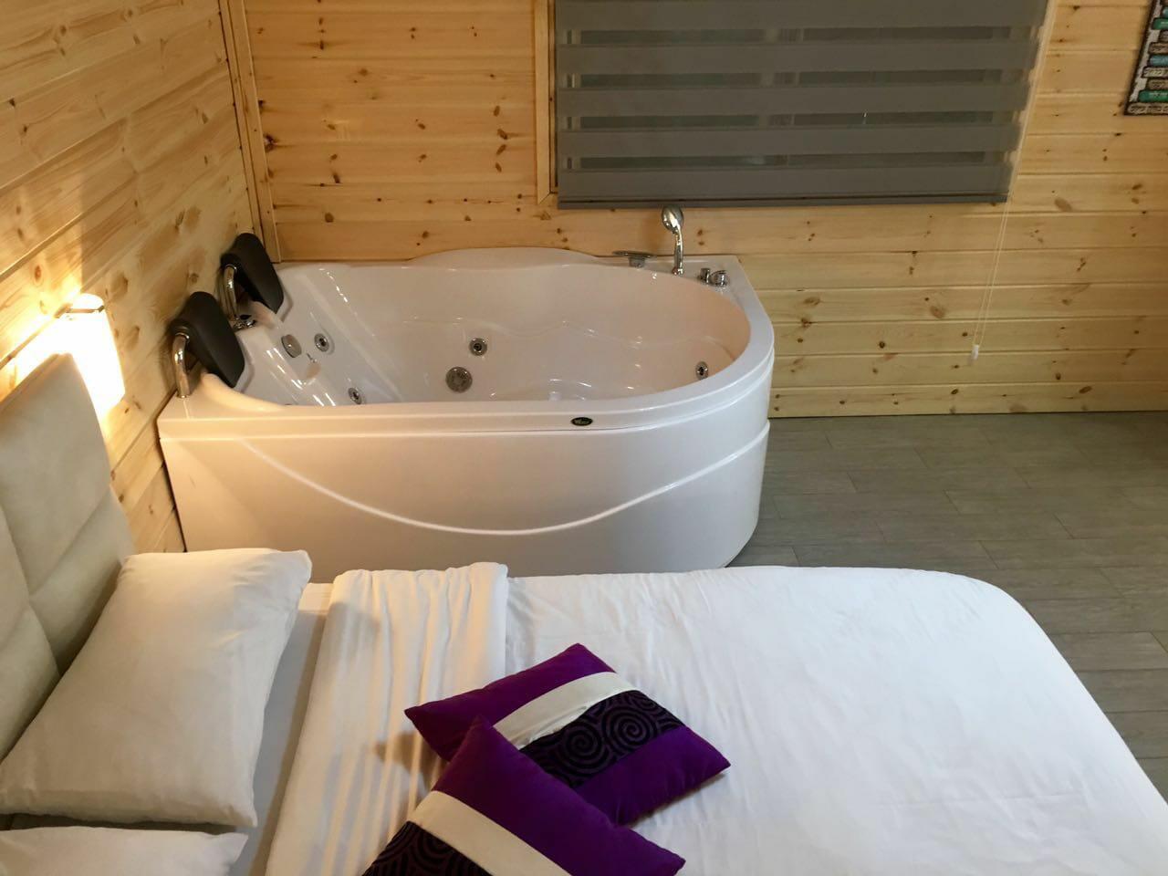 יחידת הסטודיו - חוויה באופוריה - מתחם חדרים לפי שעה בשזור 16423