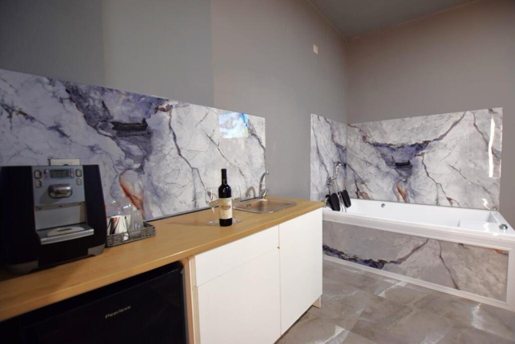 סוויטה 8 - תיק תק רומס - לאירוח זוגות בהרצליה 108990