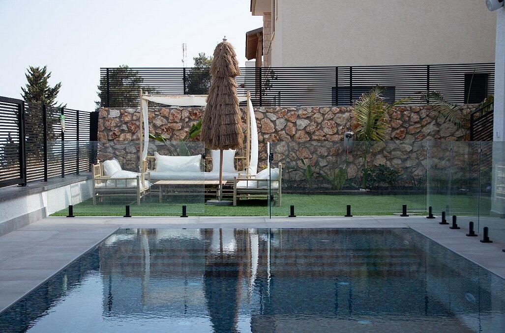 המתחם החיצוני - יוקרה בצפון - שבירת שגרה בסוויטות דיסקרטיות 94279