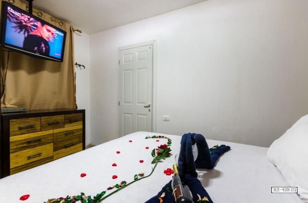 הצימרים במתחם - אור ירח יבנאל - 5 בקתות עץ ביבנאל - צימרים VIP 20802