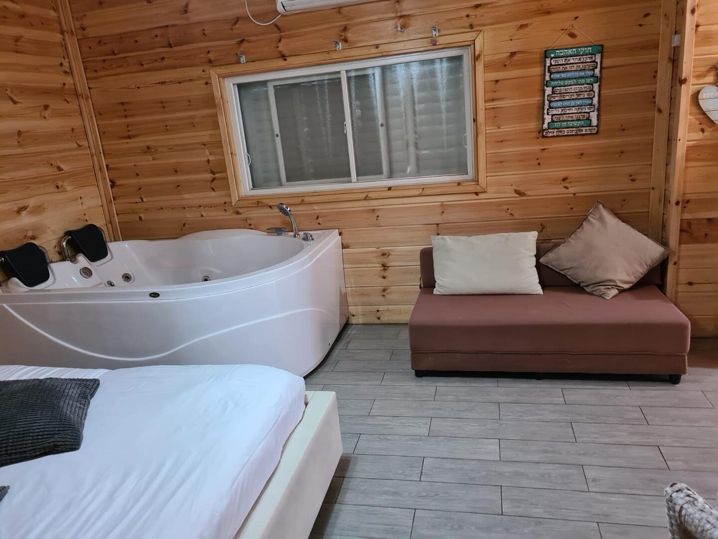 יחידת הסטודיו - חוויה באופוריה - מתחם חדרים לפי שעה בשזור 16418