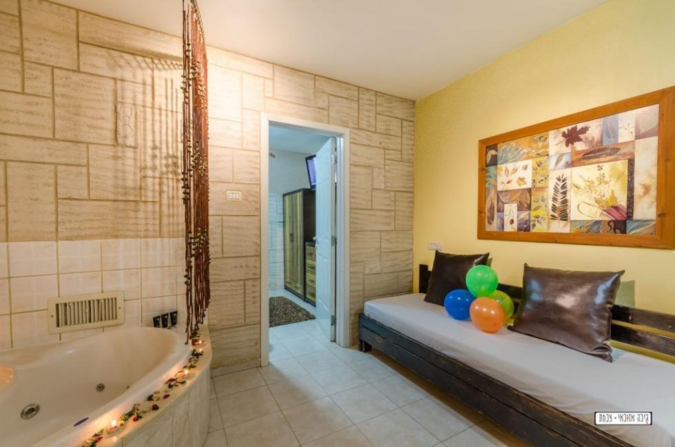 הצימרים במתחם - אור ירח יבנאל - 5 בקתות עץ ביבנאל - צימרים VIP 20800