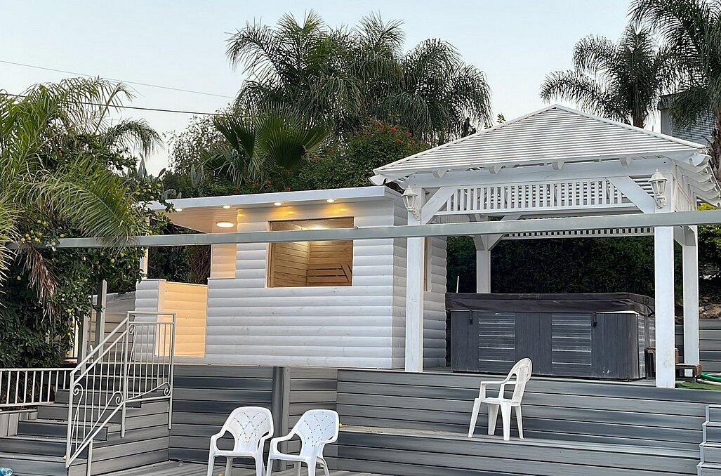 המתחם החיצוני - חוויה באופוריה - מתחם חדרים לפי שעה בשזור 71199