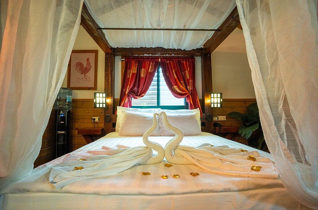 צימרים עם בריכה וג'קוזי פרטי - נווה בר - מלון בוטיק בכפר - 5 בקתות עץ ו 5 סוויטות בנווה מבטח - צימרים VIP 89133