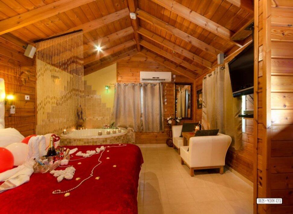 הצימרים במתחם - אור ירח יבנאל - 5 בקתות עץ ביבנאל - צימרים VIP 20805