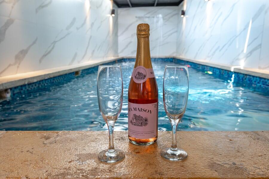 סוויטת בריכה פרטית לזוגות - לאגו סוויט ירושלים - אירוח שעתי מפנק - צימרים VIP 107825