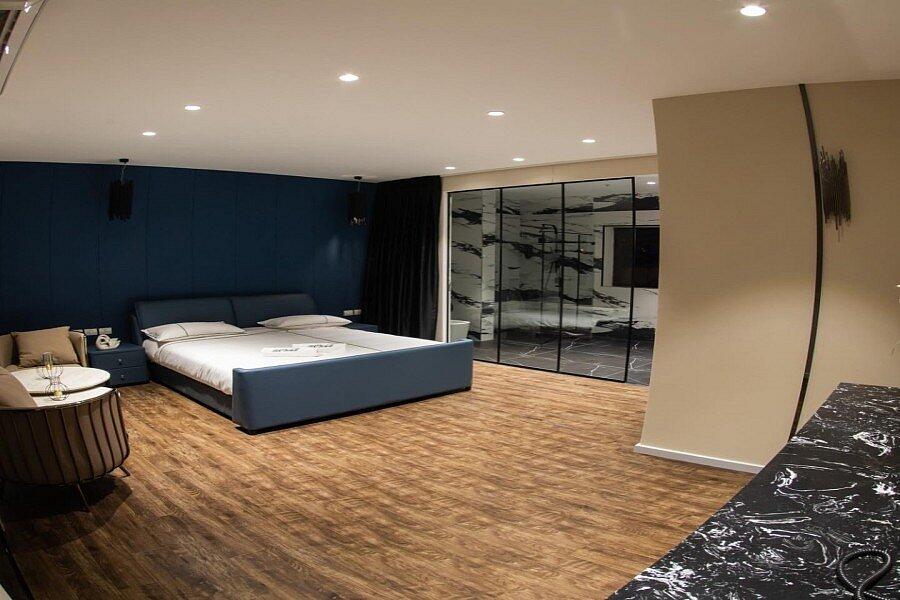 רויאל ג'וניור - ספא רויאל - חדרים דיסקרטיים לזוגות עם חניה פרטית 147916