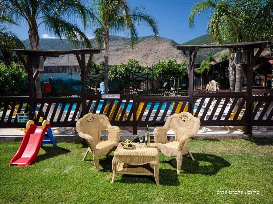 המתחם החיצוני - הבקתות של סיוון - אירוח שעתי מפנק בגליל 17172